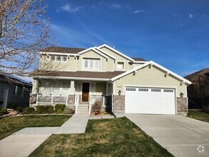 Building Photo - 2352 S Shorewood Dr