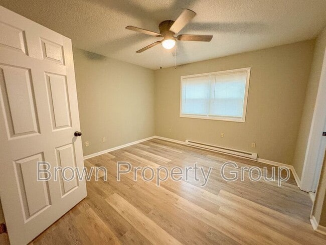 Foto del edificio - 2462 Bragg Blvd