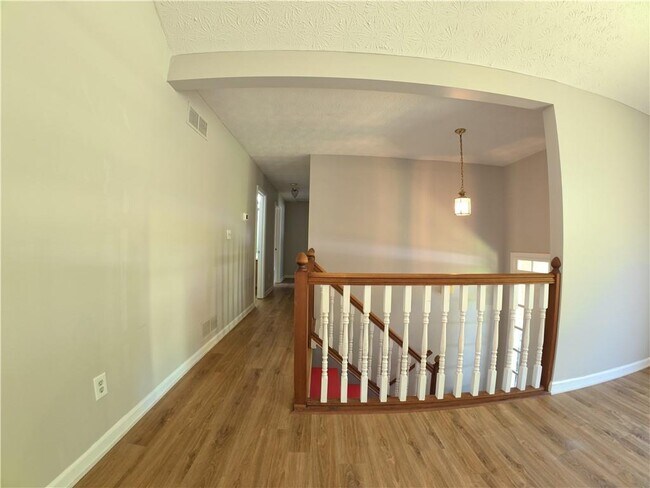 Foto del edificio - 2575 Overlake Dr