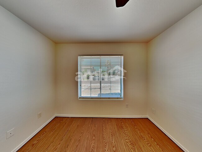 Foto del edificio - 539 S Apache Dr