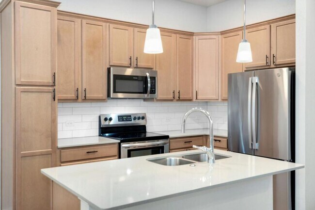 Foto del edificio - 4190 S Park Dr