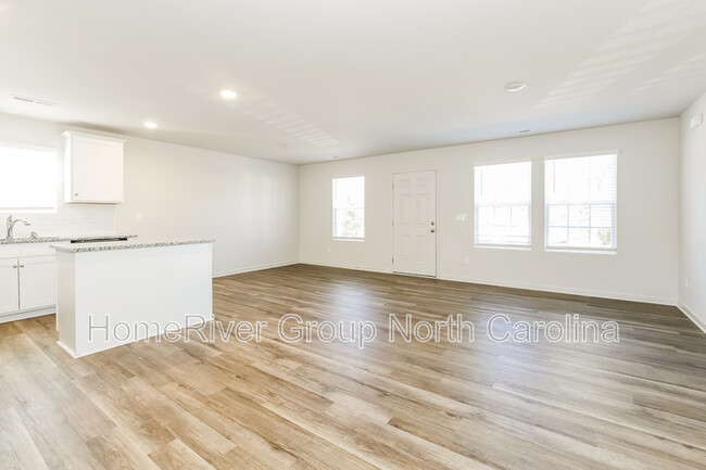 Foto del edificio - 2308 Kaywood Ln