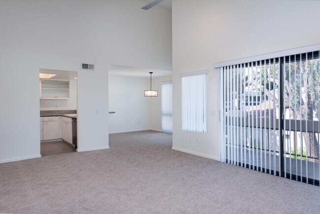 Foto del edificio - 35200 Cathedral Canyon Dr