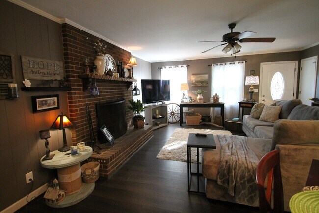 Foto del edificio - Exclusively Offered by Muse Realty, LLC