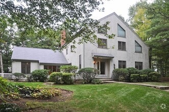 Building Photo - 4 Crestview Ln