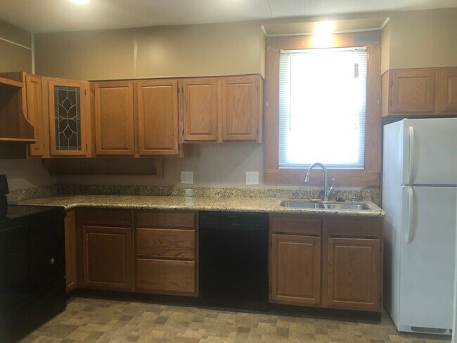 First floor kitchen - 1106 S Center St