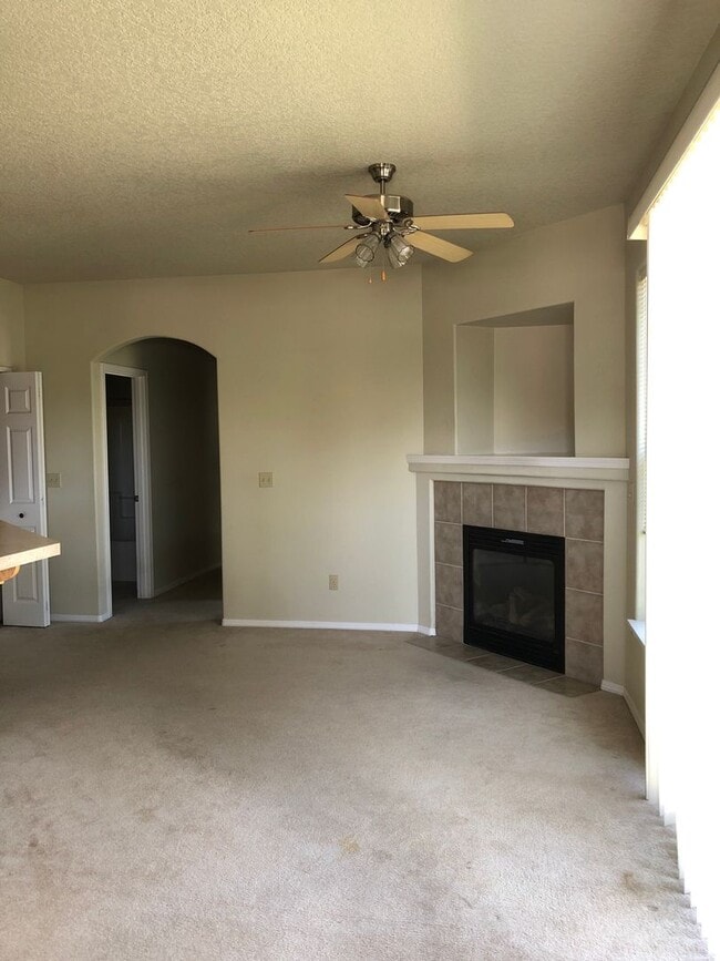 Building Photo - 1017 NE Rambling Ln