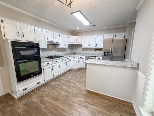 Foto del edificio - 3915 Oak Rd