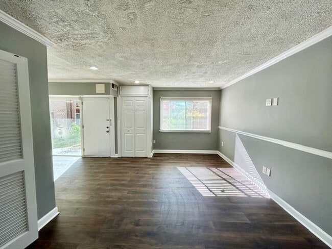 Building Photo - 3844 Bel Pre Rd