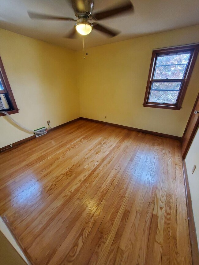 Foto del edificio - 3332/3334 S. Springfield Ave. (Duplex)