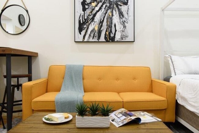 Building Photo - 244 E 75th St