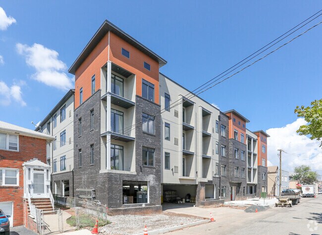 Construcción 8/23/2022 - 40-46 W Price St