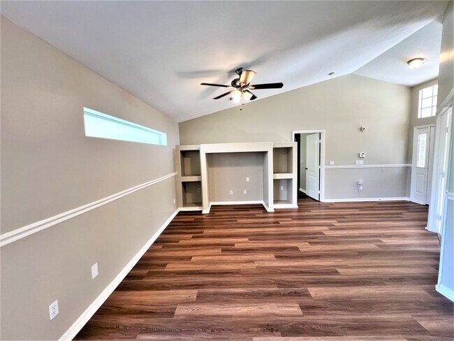 Building Photo - 2074 SW Hampshire Ln