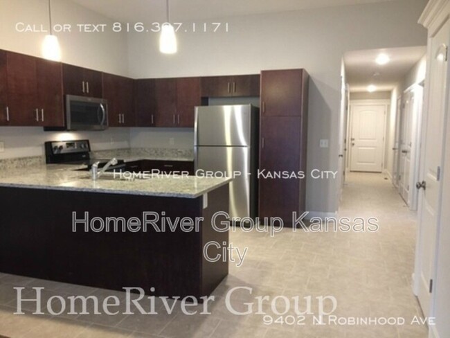Building Photo - 9402 N Robinhood Ave