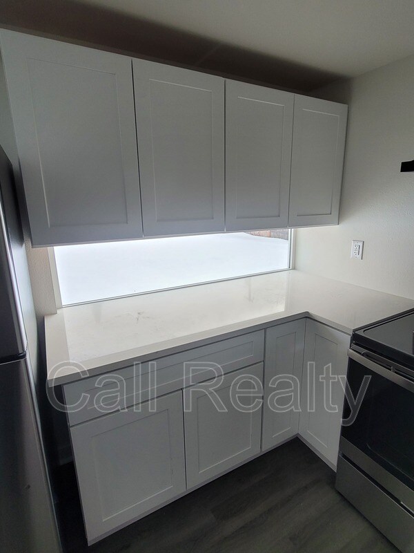 Foto del edificio - 3632 E Bridgeport Ave