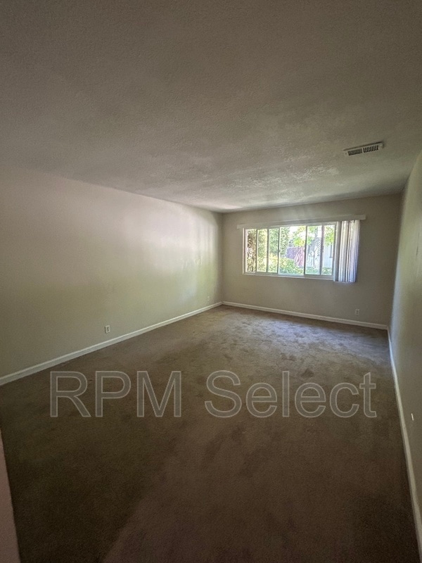 Building Photo - 1320 Kenwal Rd