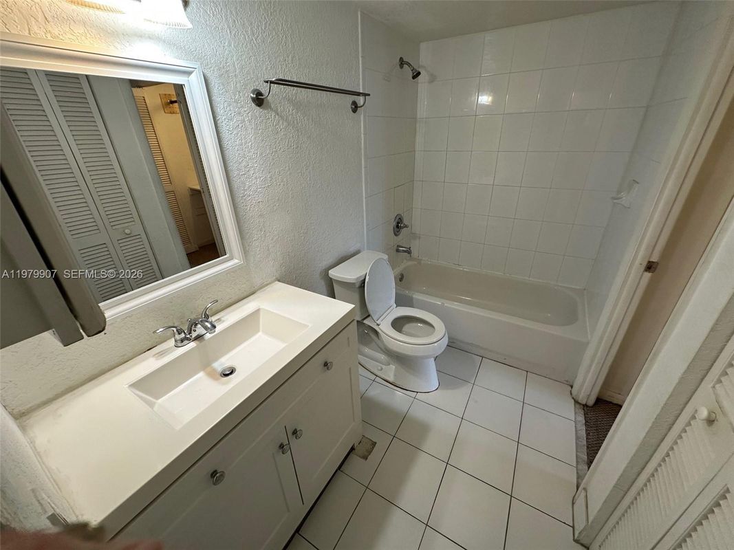 Foto del edificio - 9350 Fontainebleau Blvd