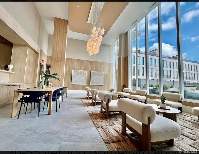 Foto del edificio - 30-55-55 Vernon Blvd