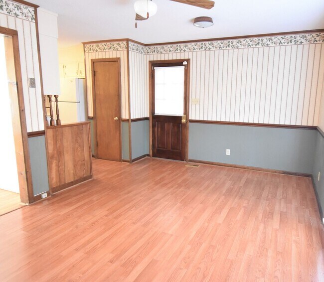 Foto del edificio - Coming Soon: 3 Bedroom, 2 Bathroom Home (N...