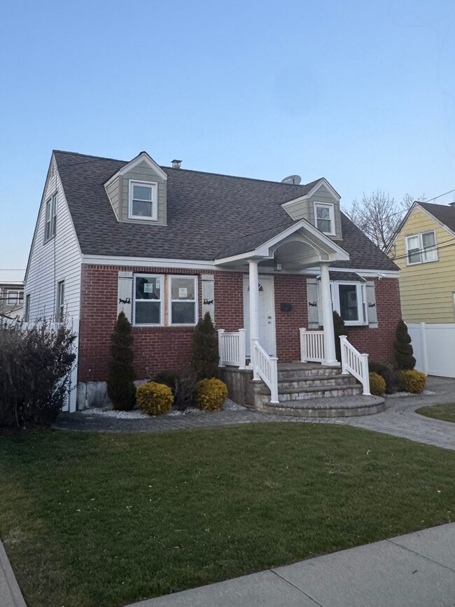 Foto del edificio - 741 Salem Rd