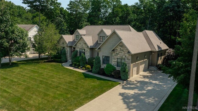 Foto del edificio - 9743 Cobblestone Dr