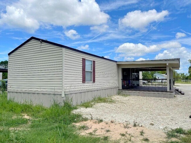 Foto del edificio - 788 County Rd 3479J