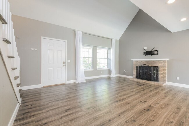 Building Photo - Beautiful 3 Bed / 2 Bath Single Family Hom...