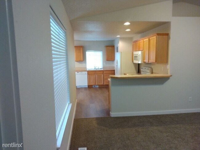 Foto del edificio - 3 br, 2 bath House - 18459 Avalon Pl