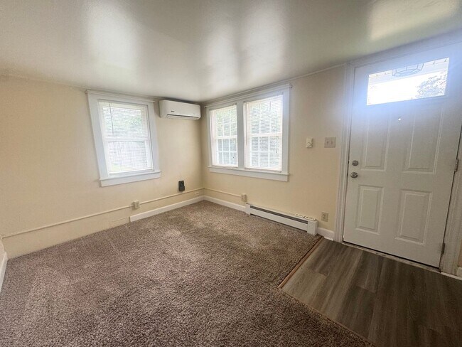 Foto del edificio - 704 Agawam St