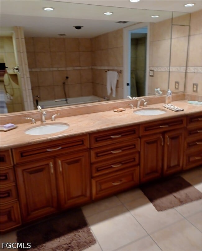 Building Photo - 5260 S Landings Dr