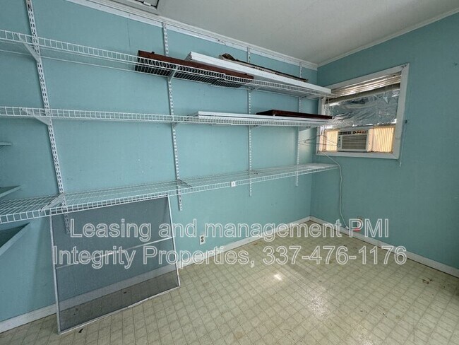 Building Photo - 221 Chance St