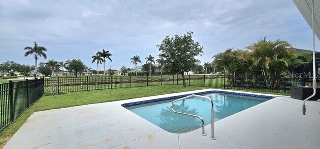 Foto del edificio - 28202 Arrowhead Cir