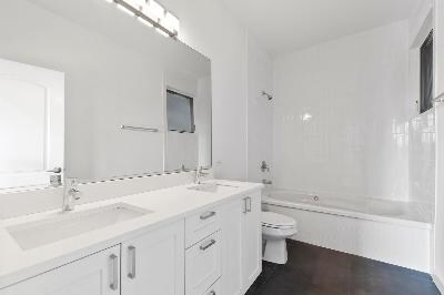 Foto del edificio - 1636 N Bosworth Ave