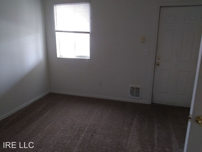 Building Photo - 1405 N Lincoln St