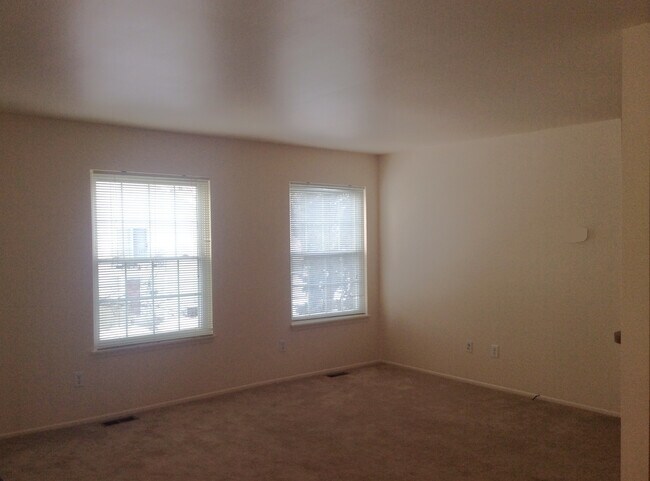 Building Photo - 2710 Glenbridge Ct