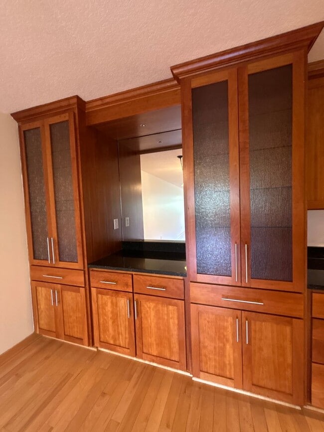 Interior Photo - 311 Kenwood Apartments