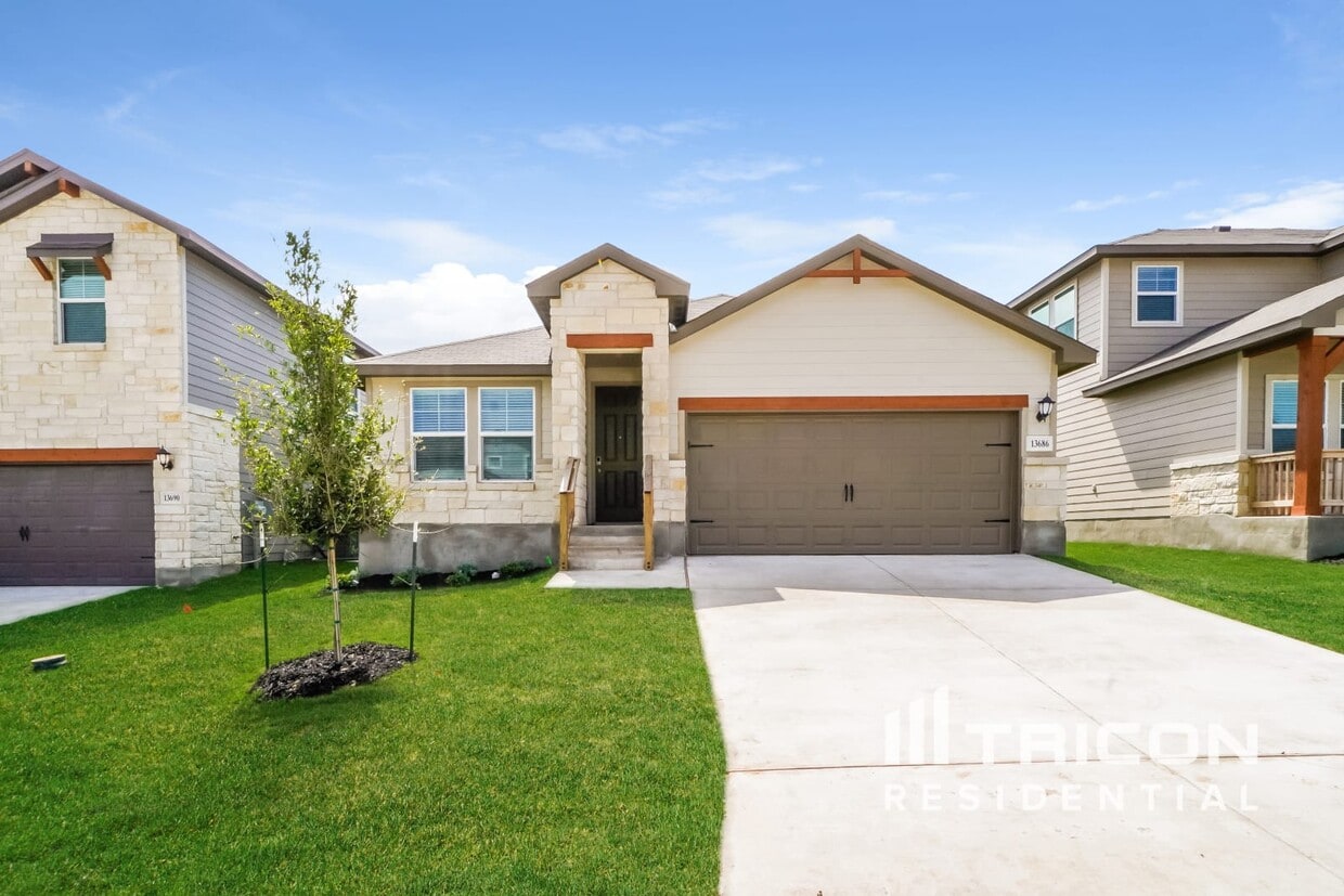 Foto principal - 13686 Paxton Blvd