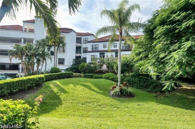 Foto del edificio - 334 La Peninsula Blvd