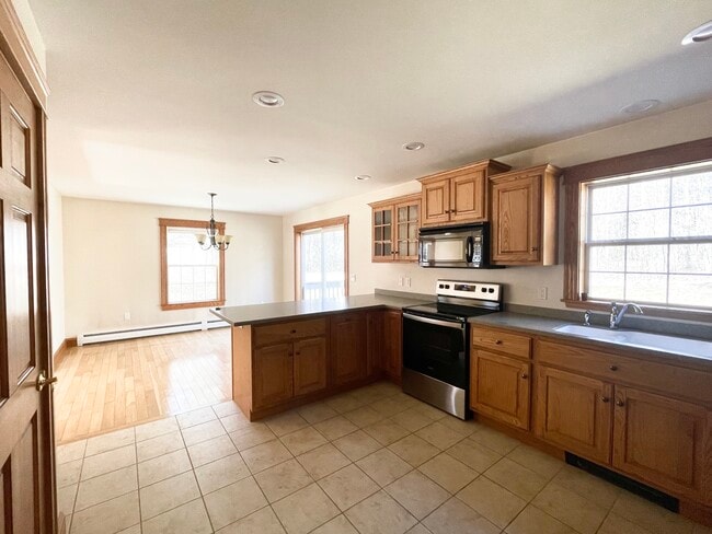 Building Photo - 9 Sergeant Ln