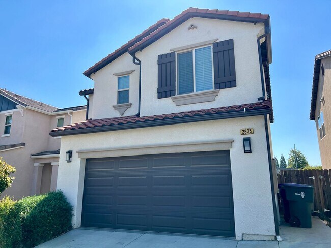 Building Photo - 3-Bed, 2.5-Bath Granville Home with Solar