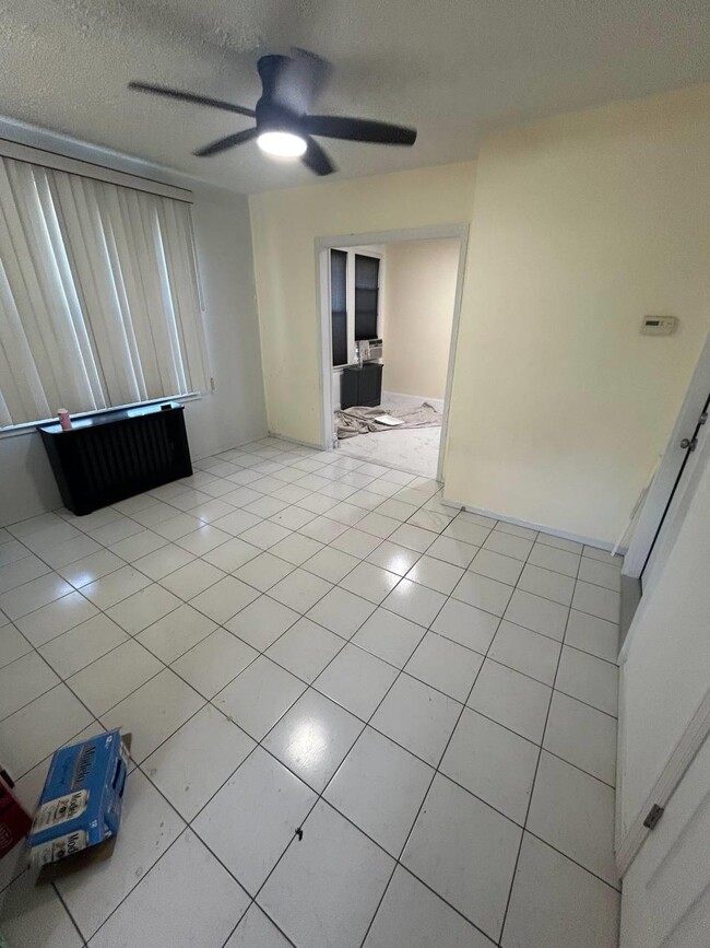 Foto del edificio - 3175 Layton Ave