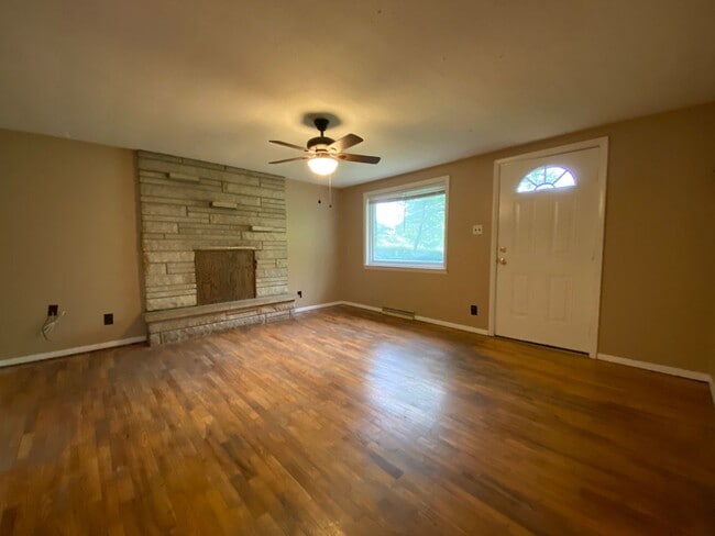 Foto del edificio - Available Aug 28th , 2026!