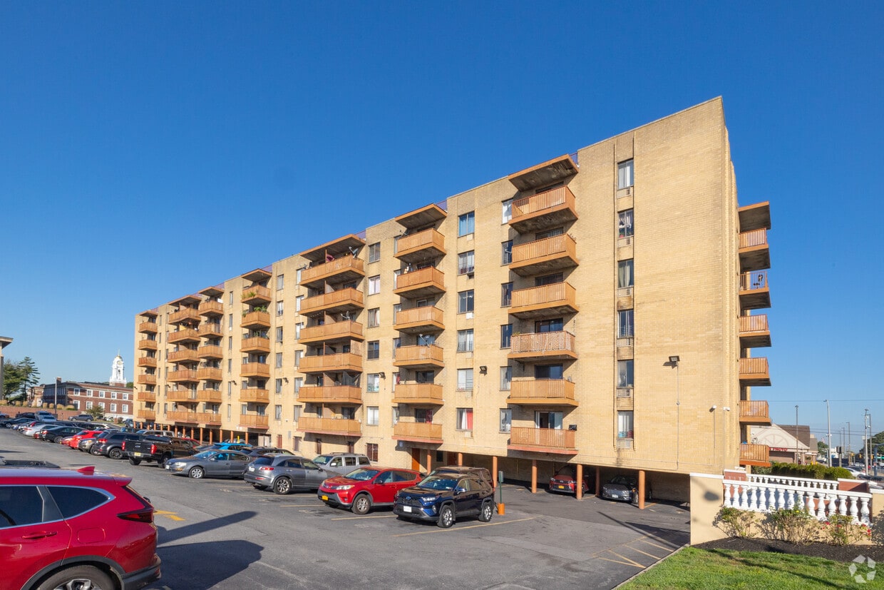 380 Front St, Hempstead, NY 11550 Apartments in Hempstead, NY