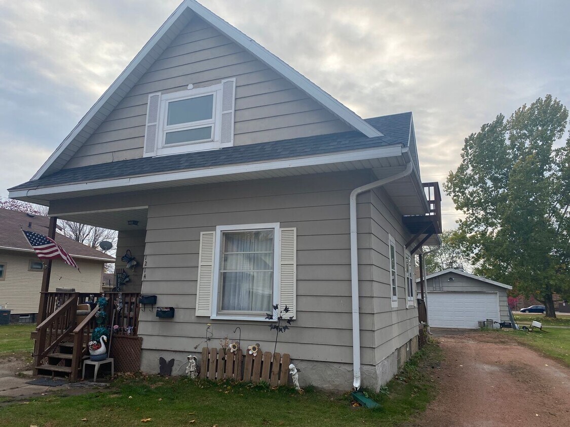 Primary Photo - 1214 Prospect Ave