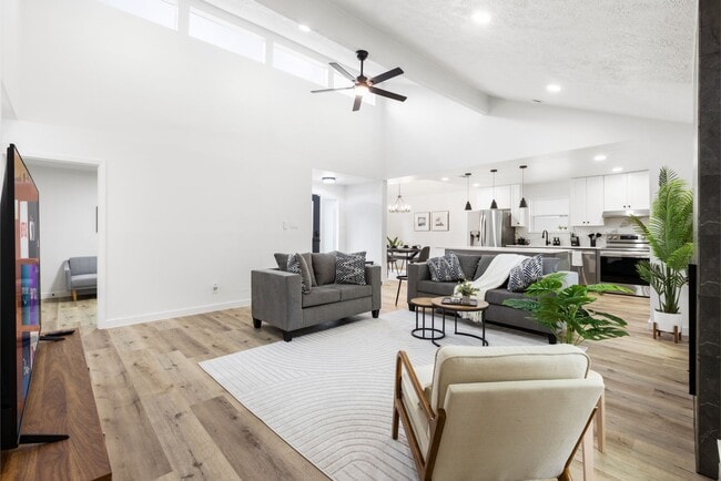 Building Photo - 15126 Forest Lodge Dr