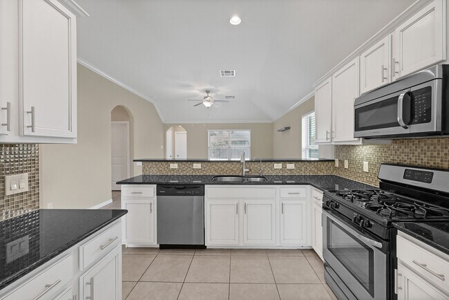 Building Photo - 13810 Rosemere Ln