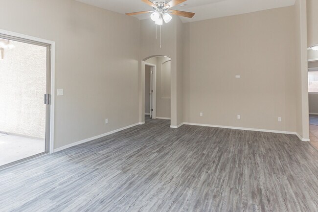 Building Photo - 4627 W Shumway Farm Rd