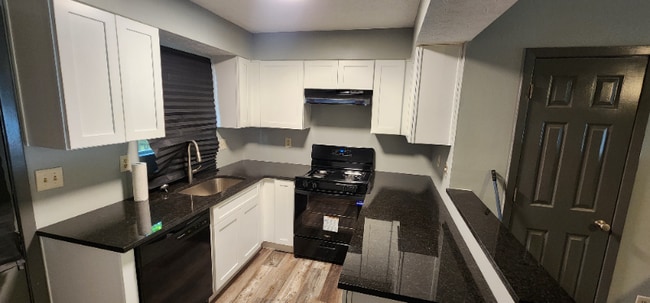 Building Photo - 486 Prince of Wales