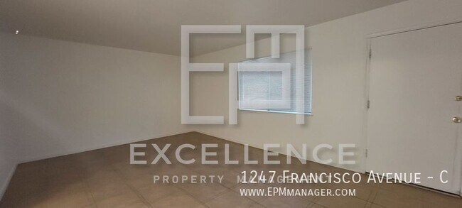 Building Photo - Upper 2/1 in 4plex, Private 1 Car Garage