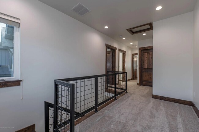 Building Photo - 8525 S 1000 W